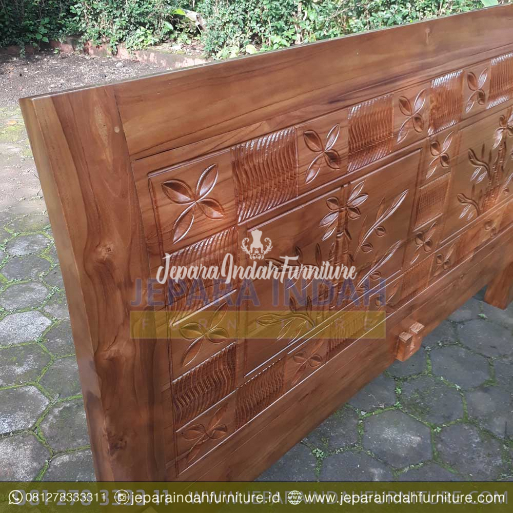 Harga Jual Dipan Jati Klasik Ukir Pohon Bambu Untuk Anak