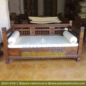 Harga Jual Daybed Ukir Klasik Jati Lawas (LRF SFB 017)