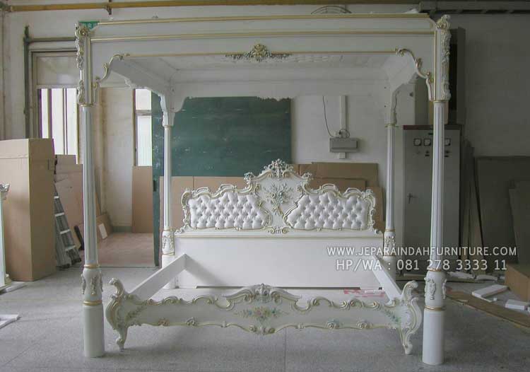 Tempat tidur ukir kanopi model eropa dengan nilai estetika mewah