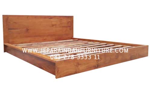 Tempat Tidur Minimalis Modern Berukuran Besar Bahan Kayu Jati